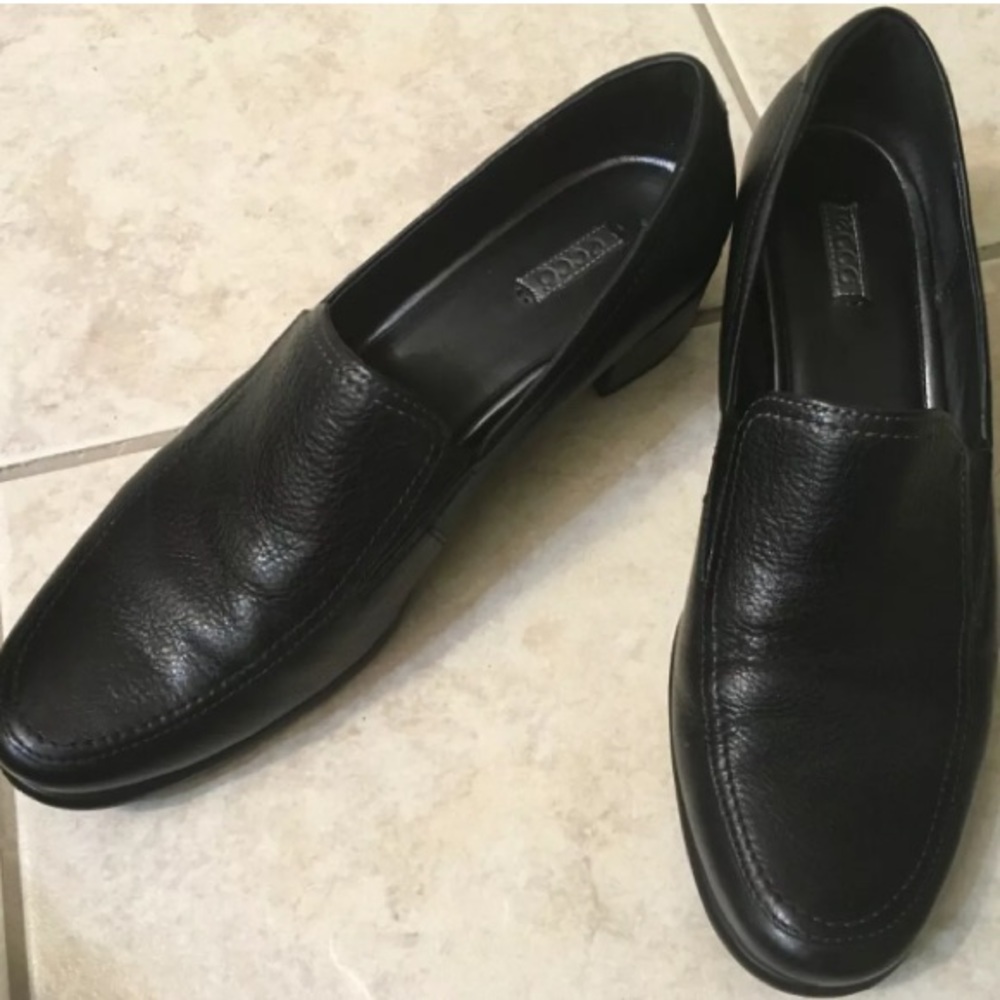 Black Women’s ECCO shoes,  Classic Style, Sz 41